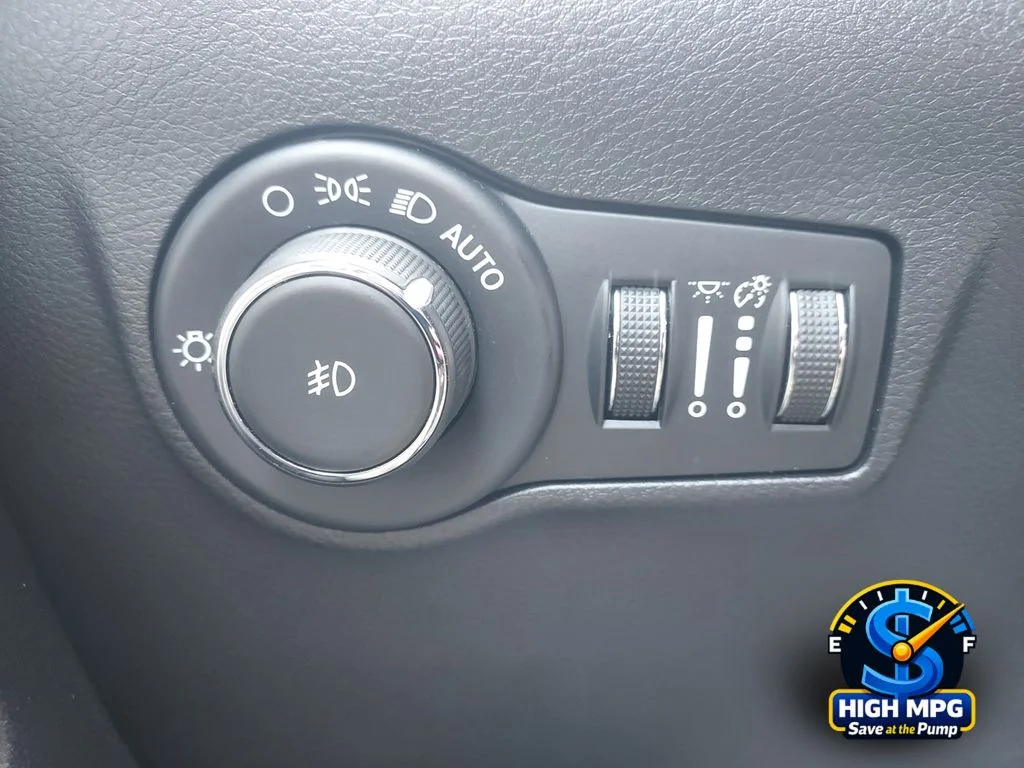 Used 2025 Blue Jeep Limited image 18