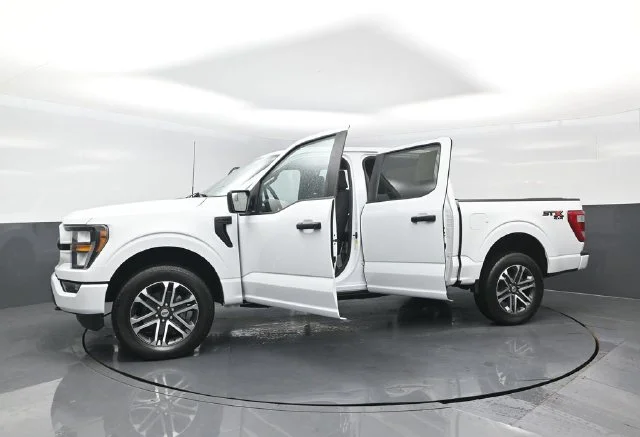 Certified Used 2023 Oxford White Ford XL image 28