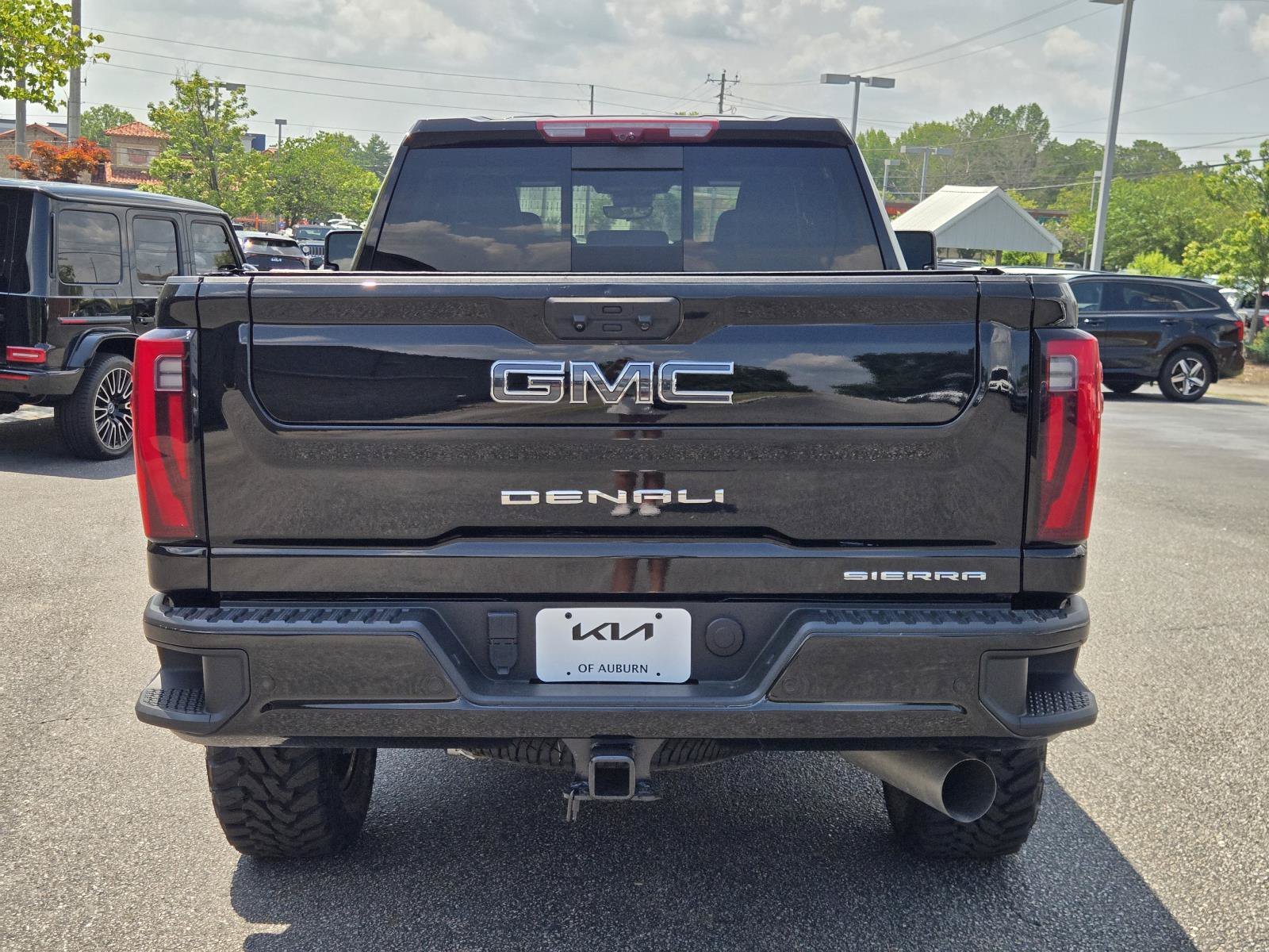 Used 2024 ONYX BLACK GMC Denali Ultimate image 7