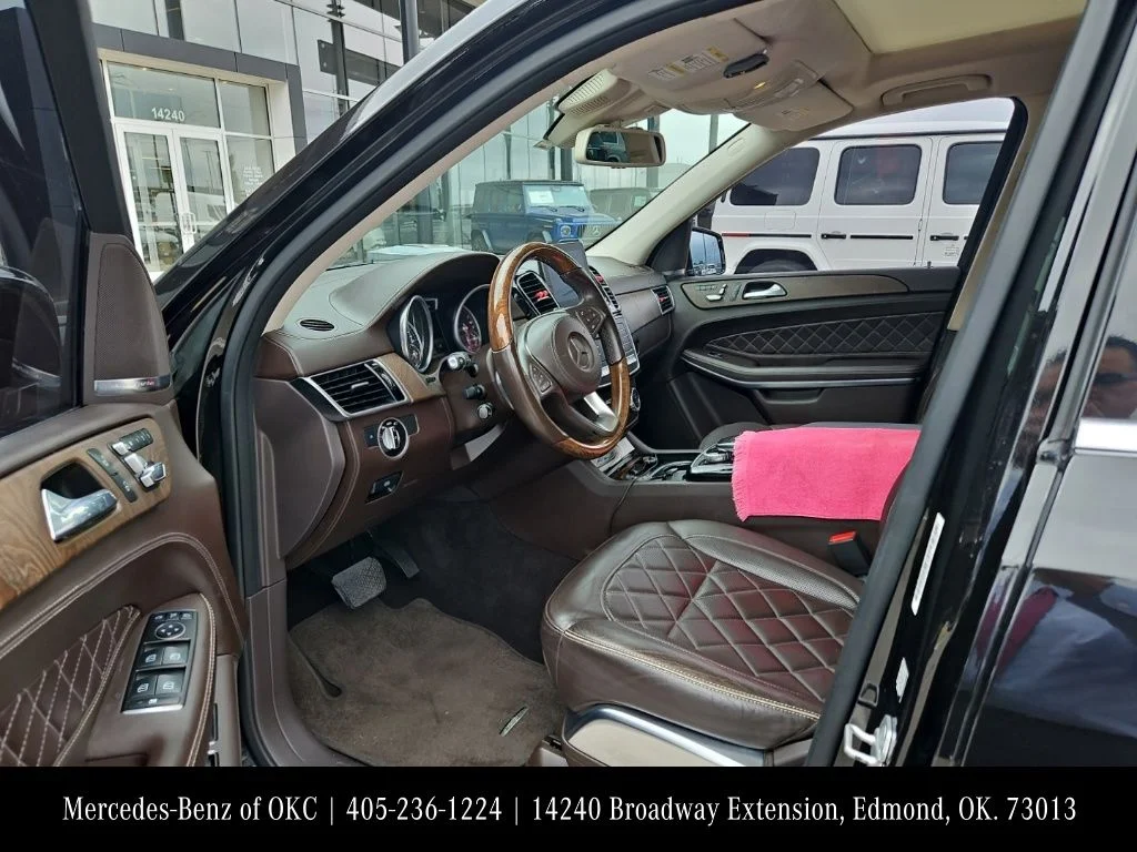 Used 2017 Obsidian Black Metallic Mercedes-Benz GLS 550 image 2