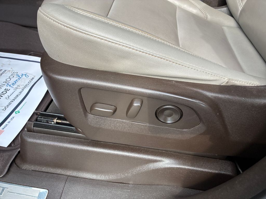 Used 2021 Gray Chevrolet Z71 image 10
