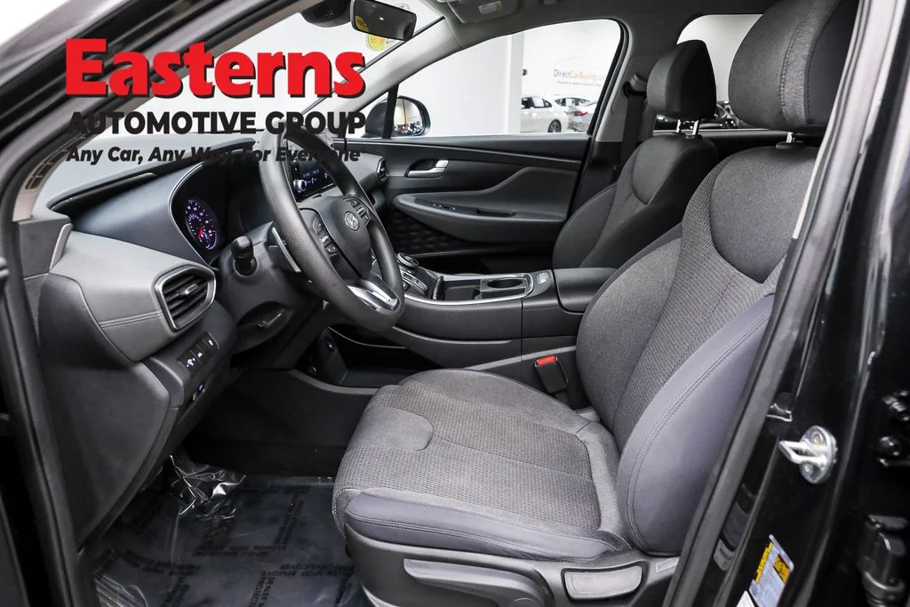 Used 2023 Black Hyundai SE image 14