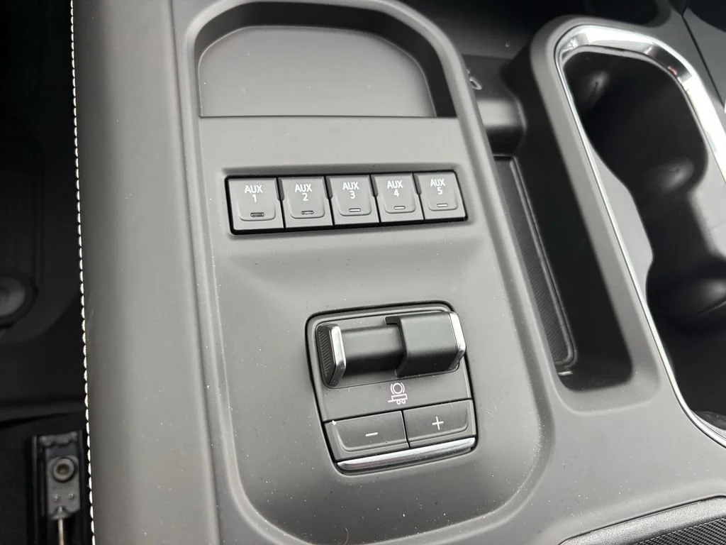 New 2026 Glacier White Tricoat GMC Denali Ultimate image 25