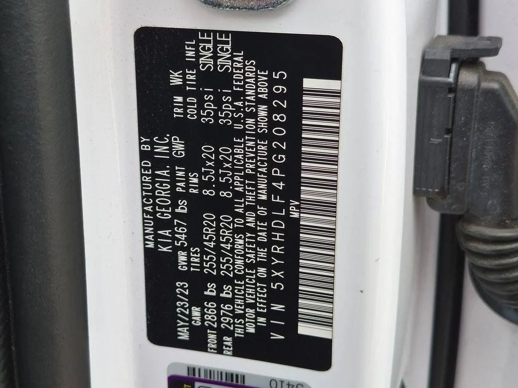 Used 2023 White Kia X-Line EX image 8