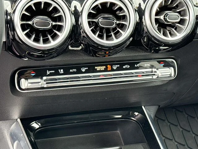 Used 2022  Mercedes-Benz GLB 250 image 20