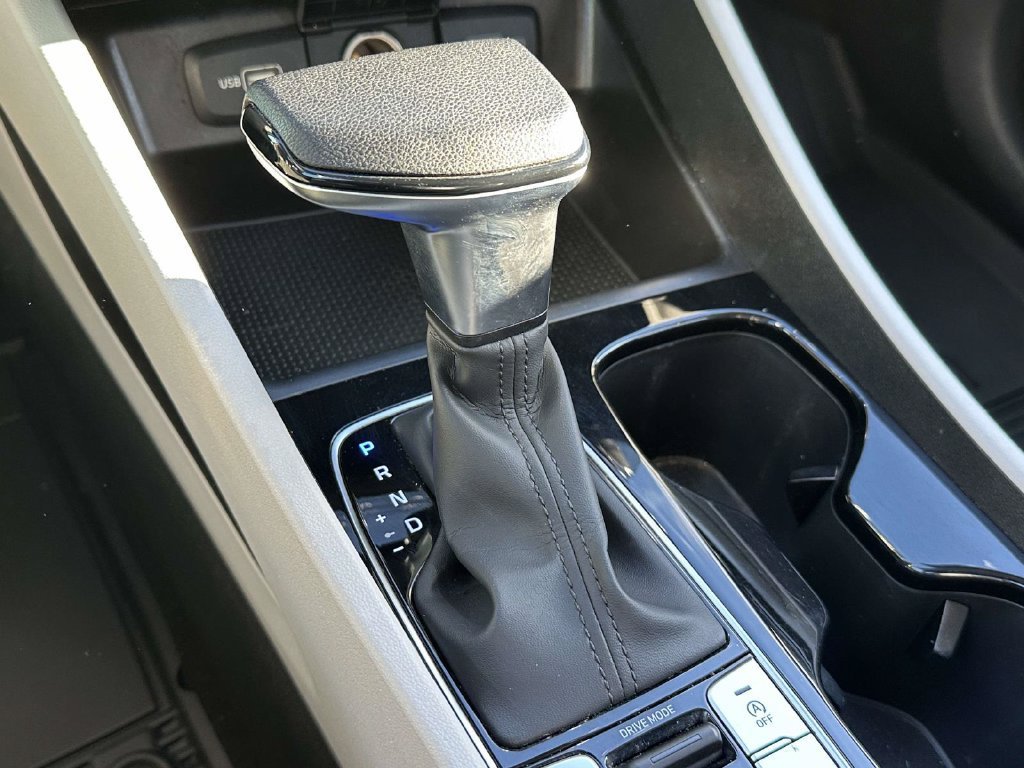 Certified Used 2024 White Pearl Hyundai SE image 35