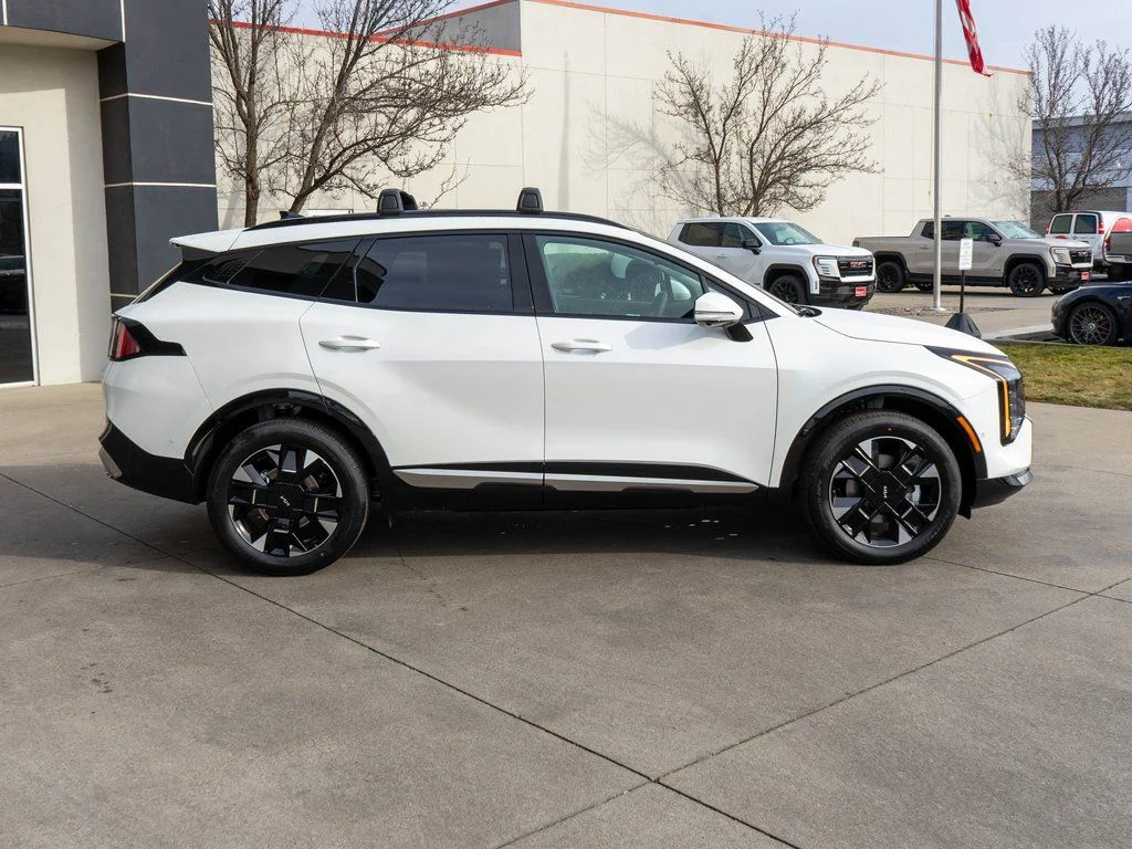New 2026 Snow White Pearl Kia SX Prestige image 8
