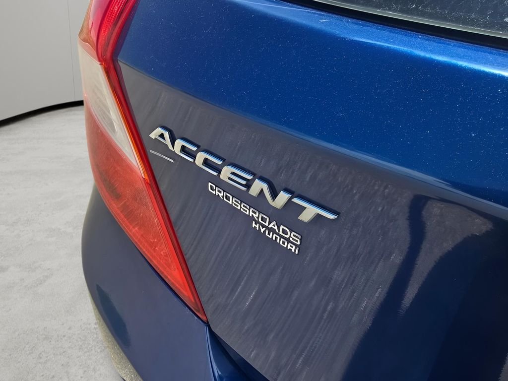 Used 2017 Pacific Blue Pearl Hyundai SE image 30