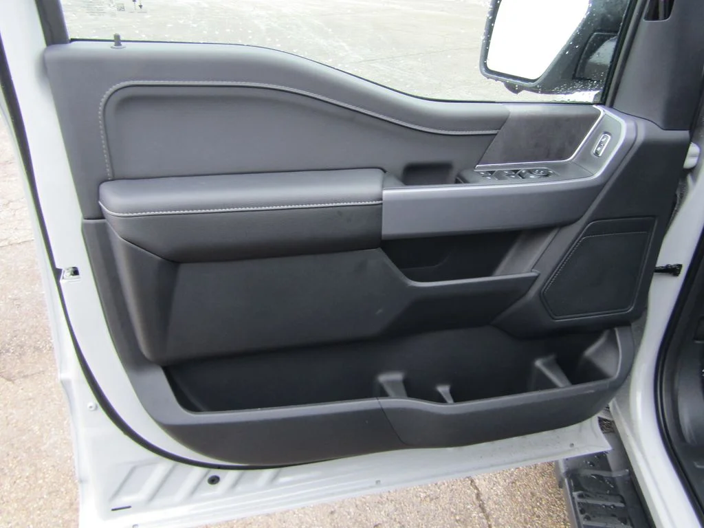 New 2026 Avalanche Ford XLT image 12