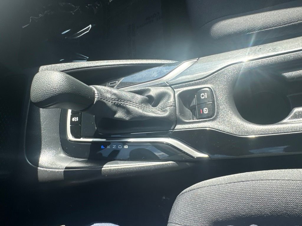 Used 2021  Toyota LE image 18