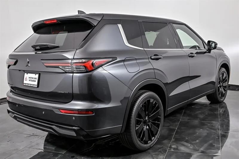 New 2026 Graphite Gray Metallic Mitsubishi LE 1.5T 2WD image 9