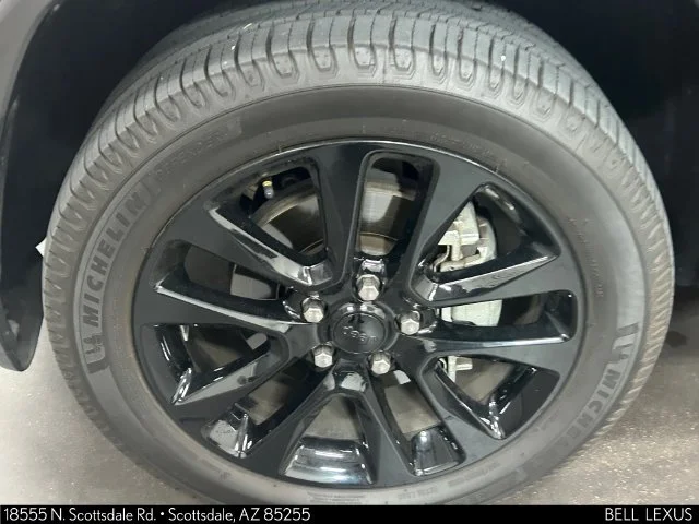 Used 2019 Gray Jeep Altitude image 10