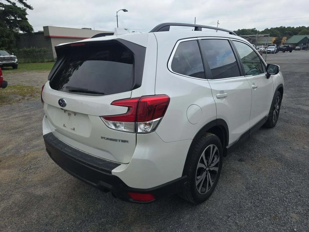 Used 2019 White Subaru Limited image 9