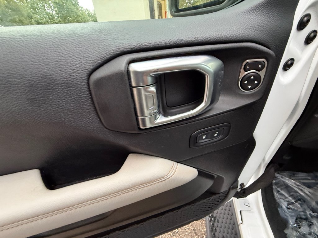 Used 2023 White Jeep Sahara 4xe image 11