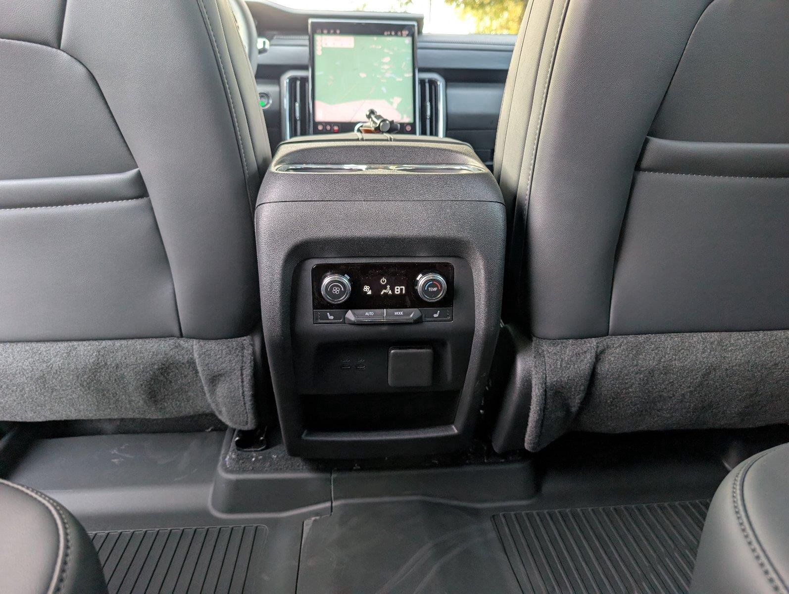 New 2027 Summit White GMC Elevation image 34