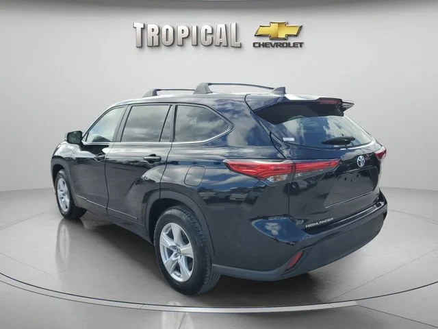 Used 2023 Black Toyota L image 7