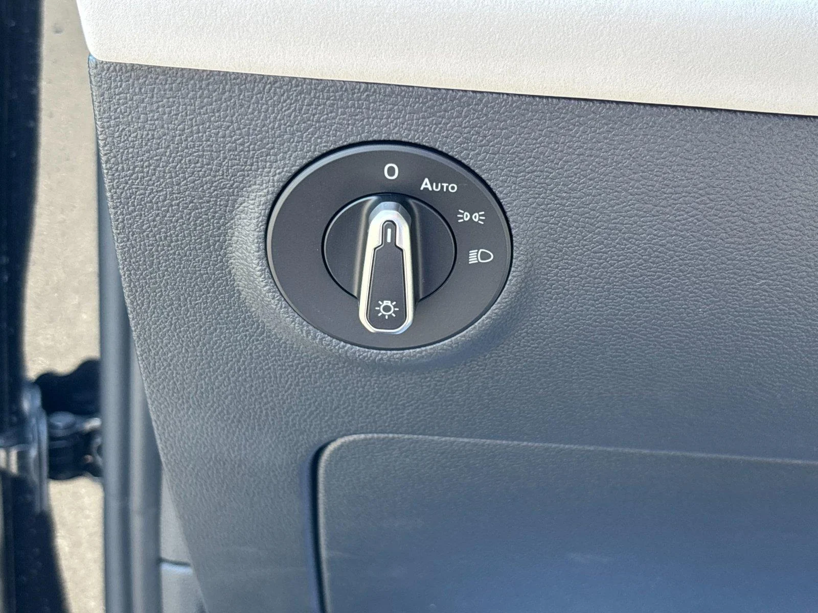 New 2026 Deep Black Pearl Volkswagen SE image 17