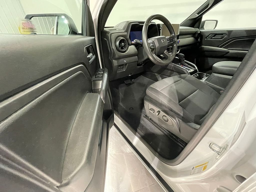 Used 2023 White Chevrolet Trail Boss image 19