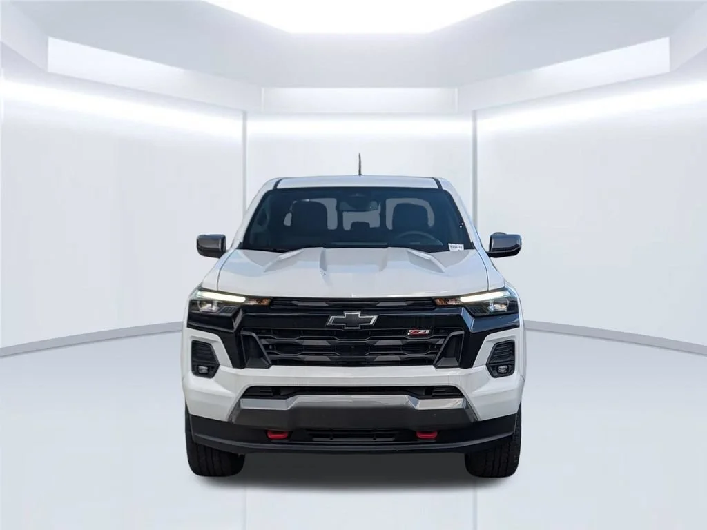 New 2025 Summit White Chevrolet Z71 image 10