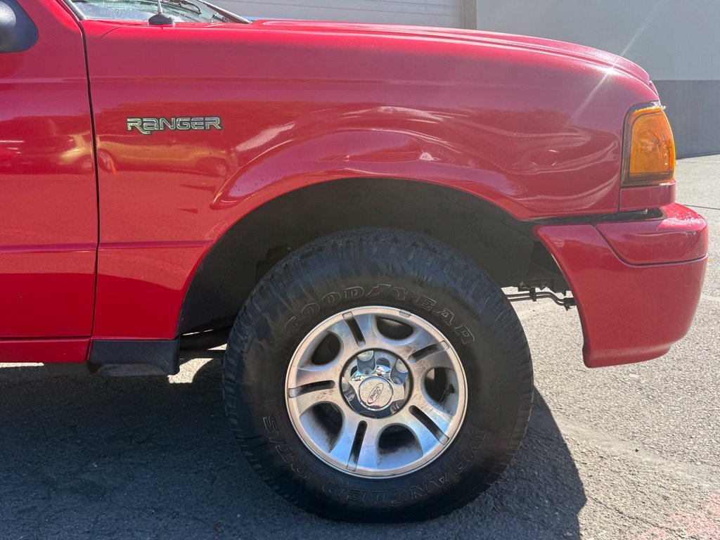 Used 2004  Ford  image 2