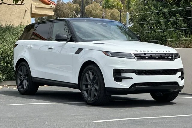 New 2026 Fuji White Land Rover SE image 7