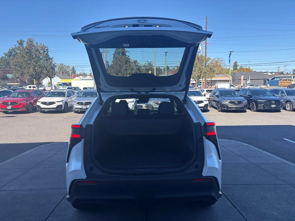 Used 2024 Beige Toyota XLE image 9