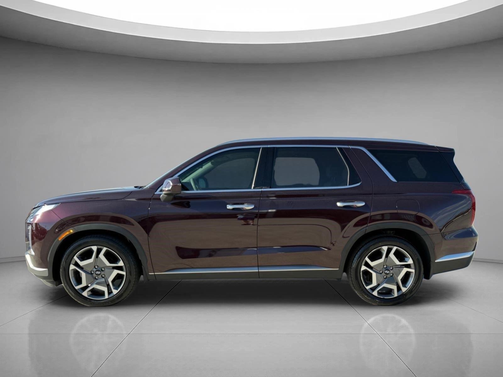 Used 2023 Sierra Burgundy Hyundai Limited image 3