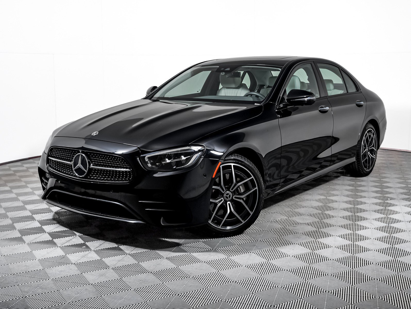 Certified Used 2023 Black Mercedes-Benz E 450 4MATIC® Sedan image 1