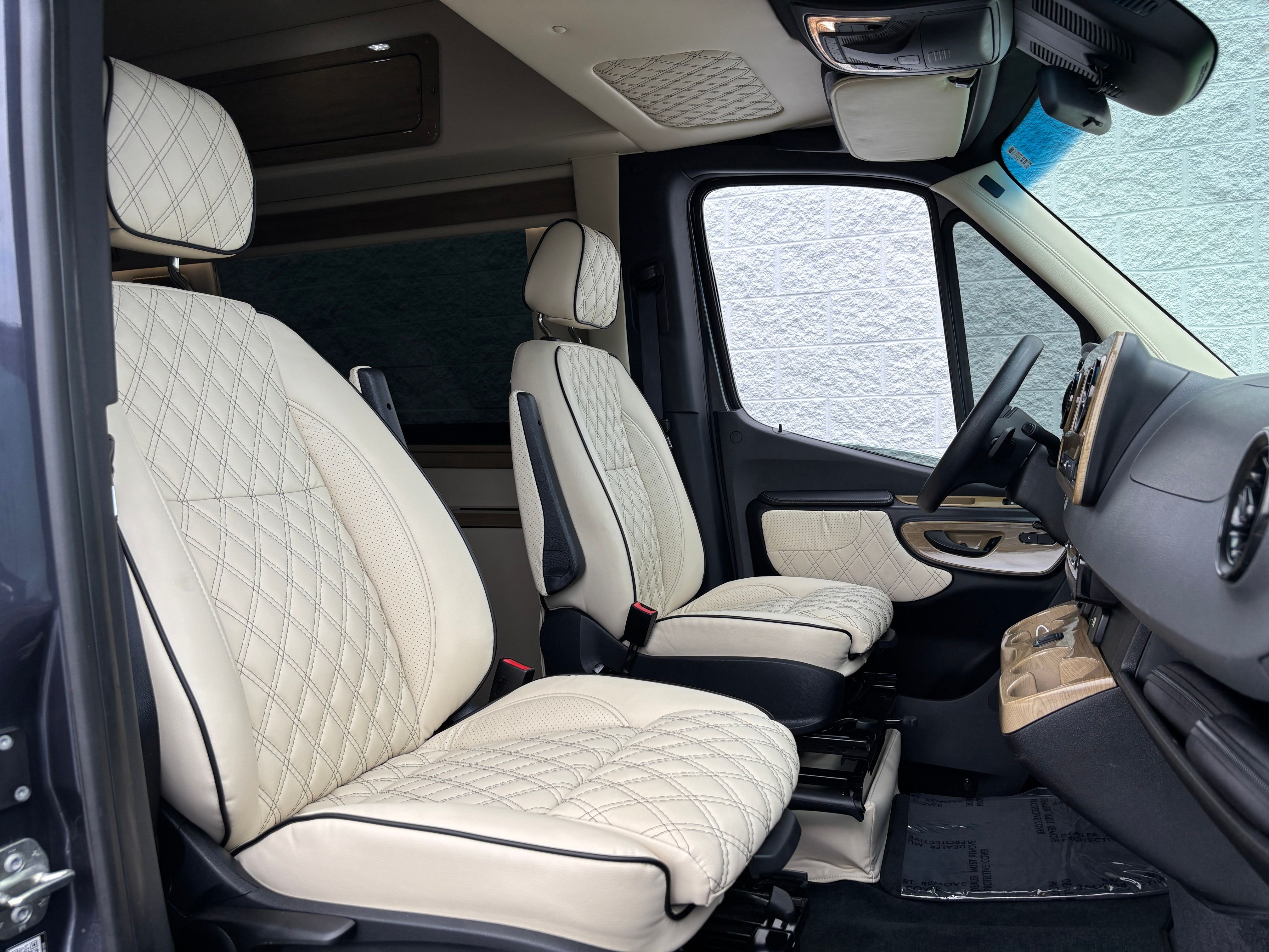 Used 2021 Gray Mercedes-Benz Midwest Touring image 21