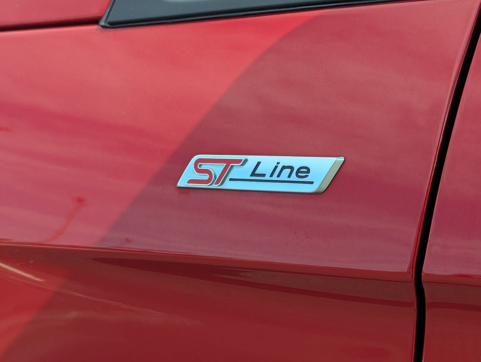 Certified Used 2022 Red Metallic Ford ST Line image 13