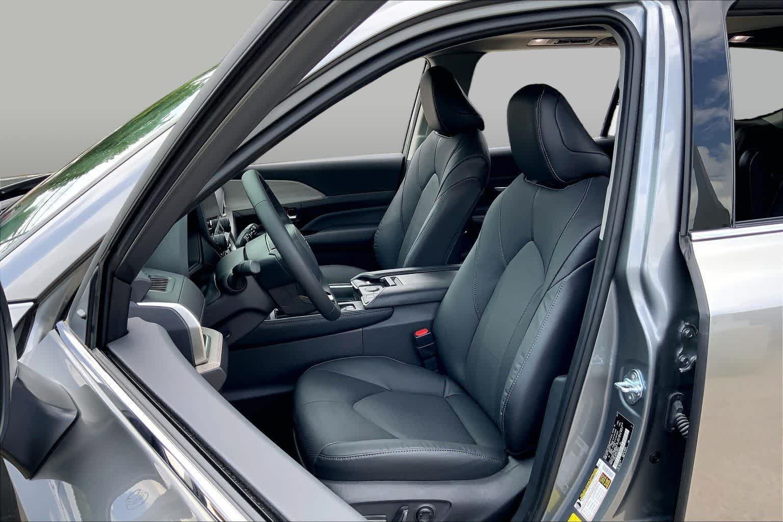 Used 2025 Heavy Metal Toyota Hybrid Limited image 8