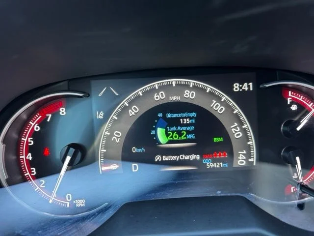 2025 Toyota RAV4 XLE - Photo 23