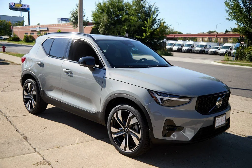 New 2026 Vapour Grey Volvo Ultra image 4