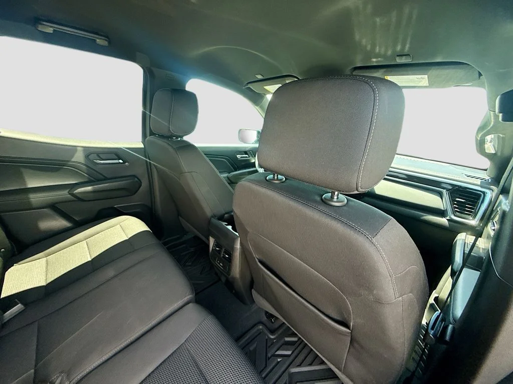 Used 2023 Silver GMC Elevation image 32