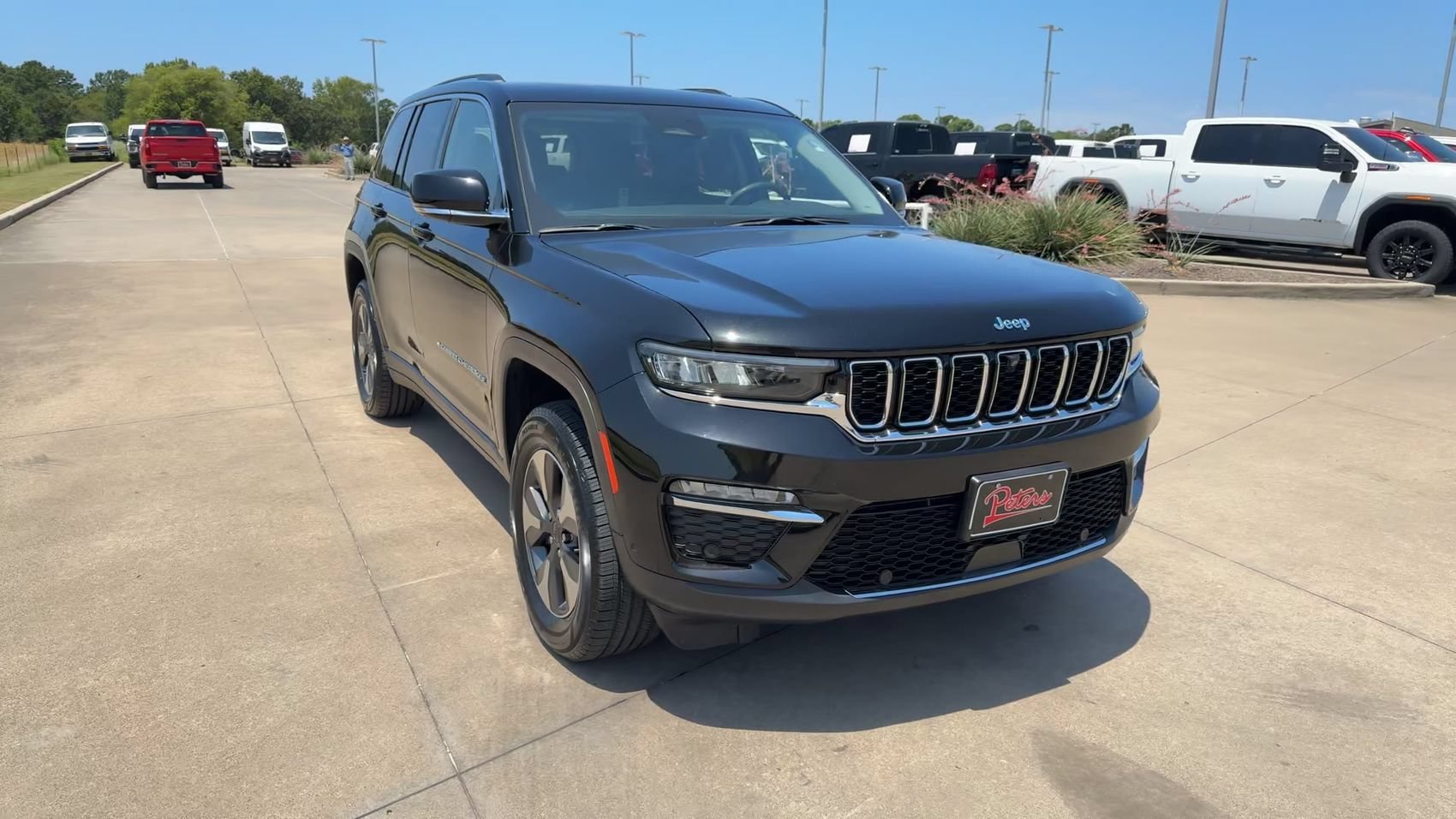 Used 2022 Pxj Diamond Black Crystal P/c Jeep BASE image 2