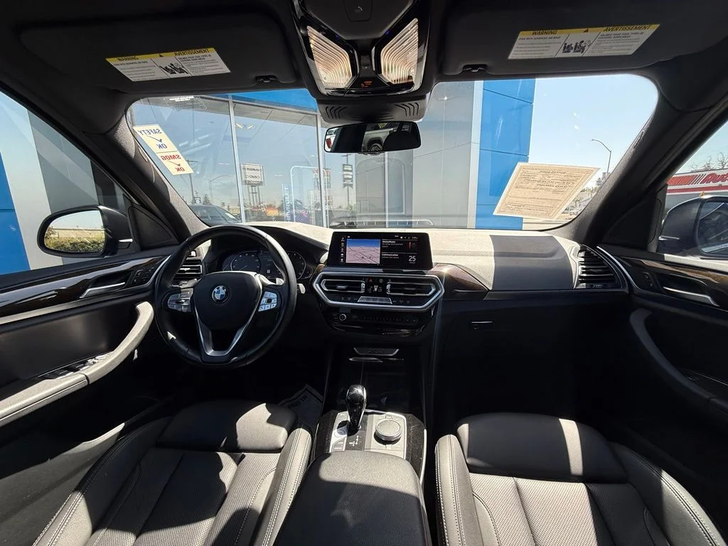 Used 2022 Black BMW sDrive30i image 20