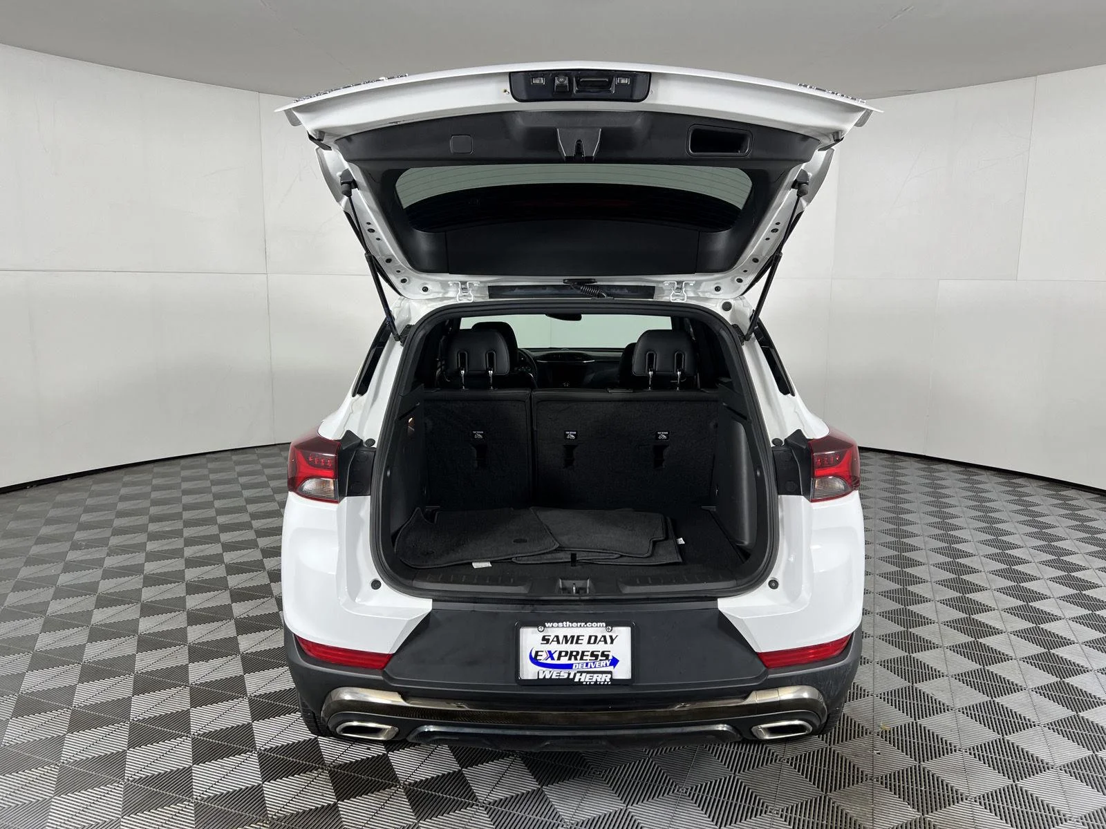 Used 2023 Summit White Chevrolet ACTIV image 7