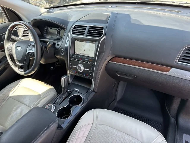 Used 2018 Silver Ford Platinum image 29