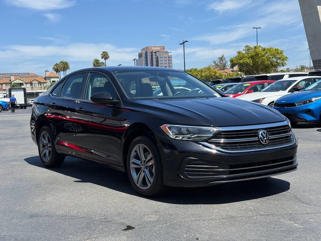 Used 2024 Black Volkswagen SE image 5