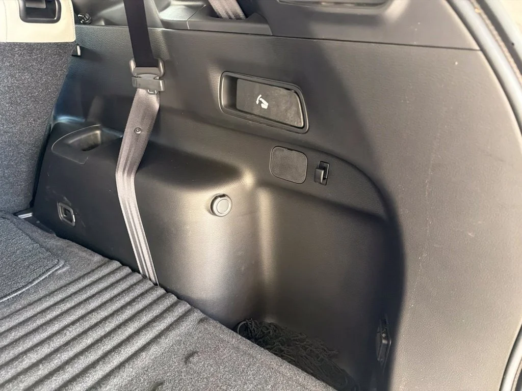 Used 2022 Silver Mitsubishi SEL image 39