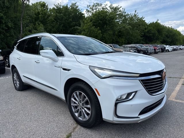 2023 Buick Enclave Essence's photo