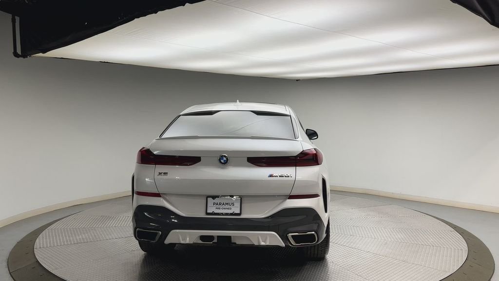 Used 2021 White Metallic BMW M50i image 3
