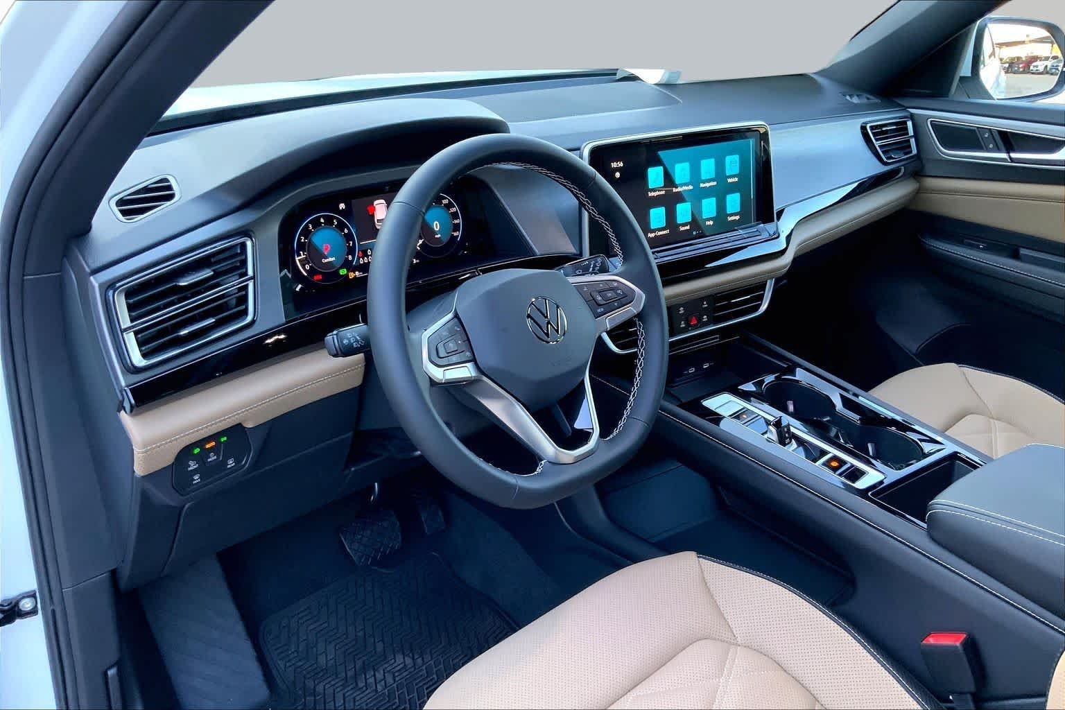 New 2026 Opal White Pear Volkswagen 2.0T SE w/Technology image 8