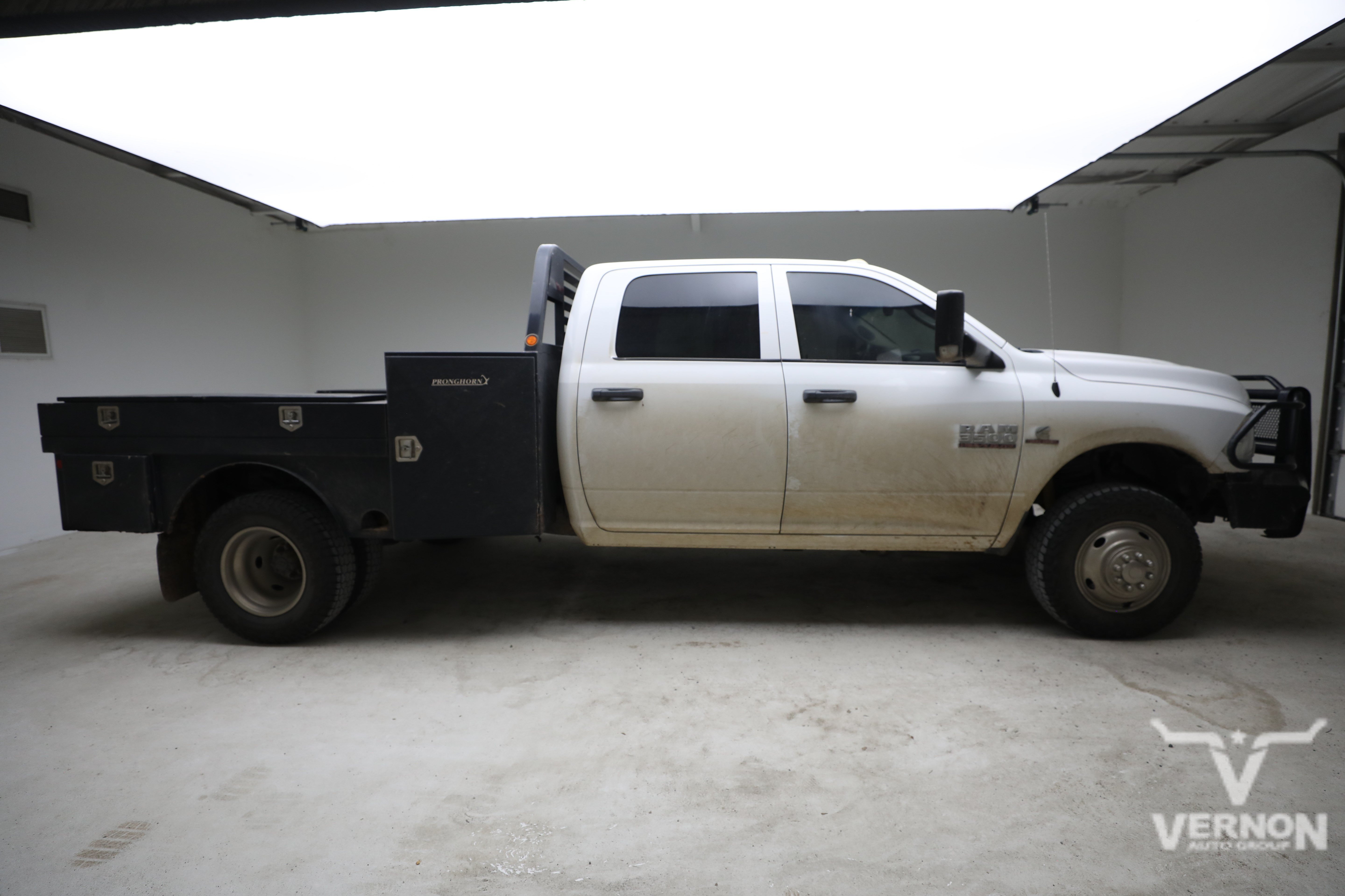 Used 2016 Bright White Clearcoat Ram Y image 5