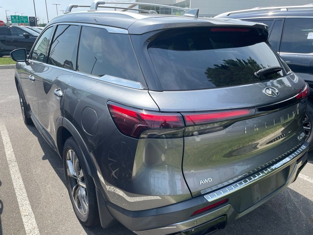 Certified Used 2023 Graphite Shadow INFINITI LUXE image 2