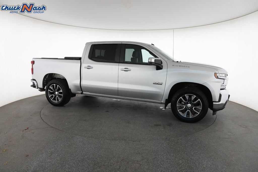 Used 2021 SILVER ICE METALLIC Chevrolet LT image 15