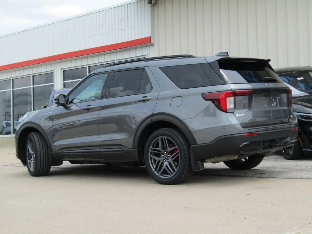 Used 2025 Gray Ford ST-Line image 10