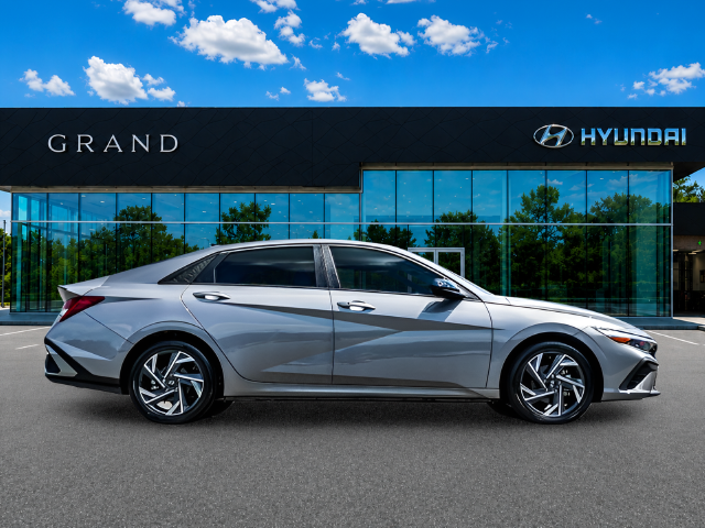 Certified Used 2025 Silver Hyundai SEL Sport image 7