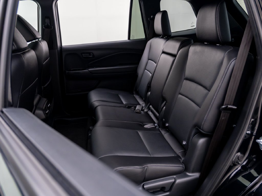2025 Honda Passport EX-L - Photo 17