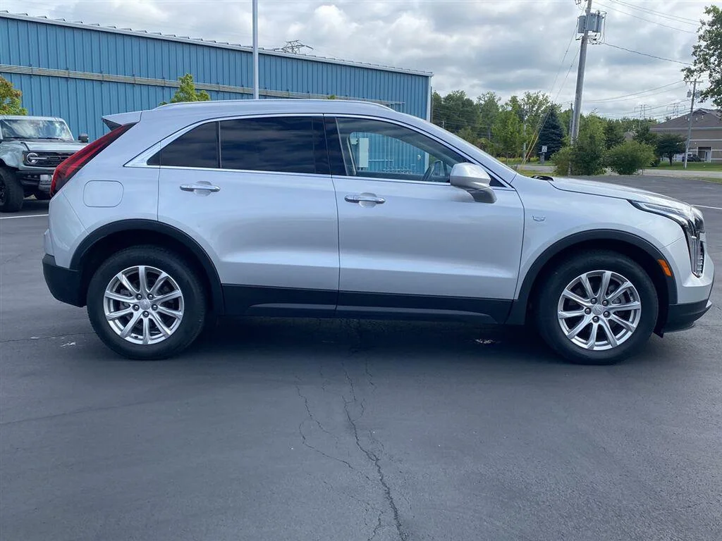 Used 2019 Radiant Silver Metallic Cadillac AWD Luxury image 12